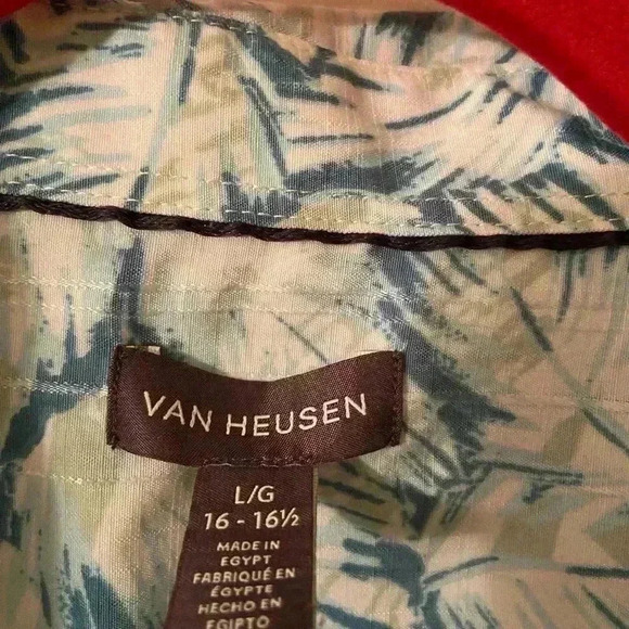 Van Heusen button down short sleeve shirt size large made of polyester. - Picture 2 of 4